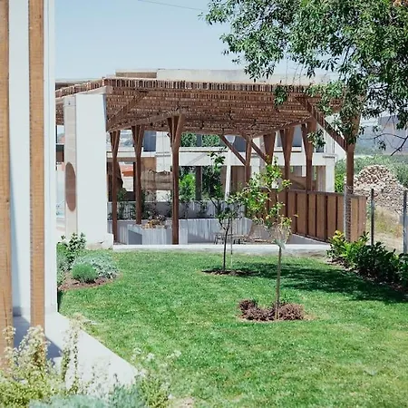 Kipos Suites #3 Near The Gennadi